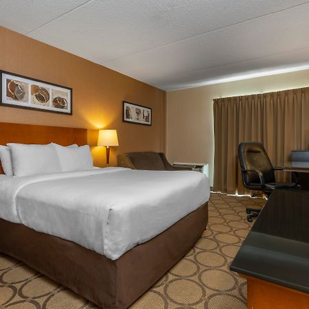 Comfort Inn Пікерінг Екстер'єр фото