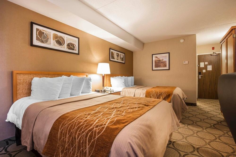 Comfort Inn Пікерінг Екстер'єр фото