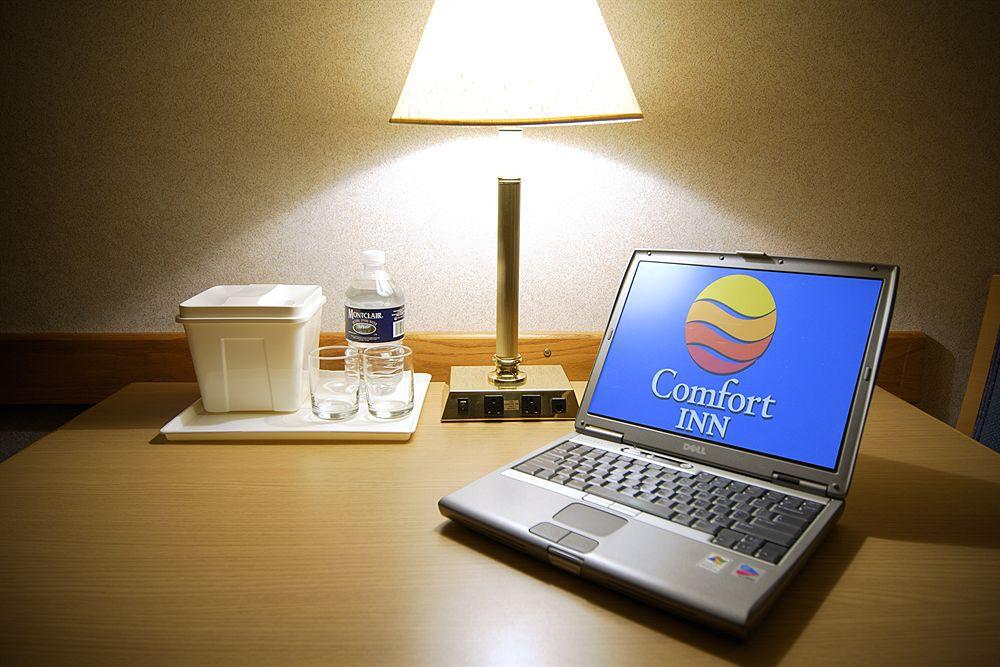 Comfort Inn Пікерінг Екстер'єр фото