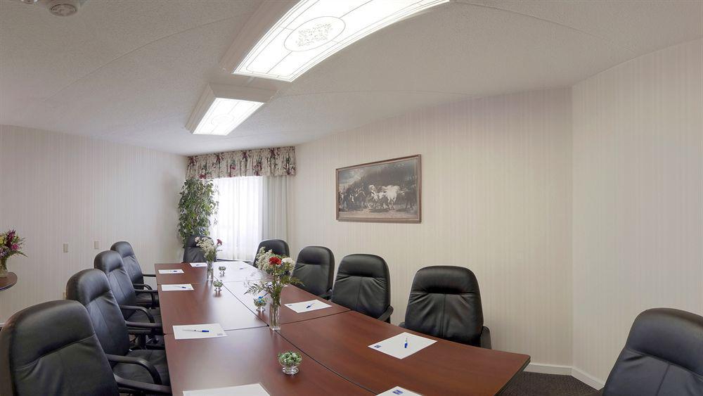 Comfort Inn Пікерінг Екстер'єр фото