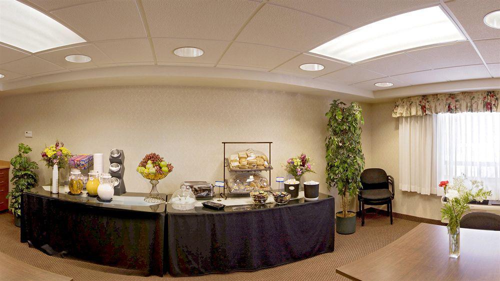 Comfort Inn Пікерінг Екстер'єр фото